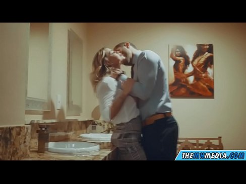 ❤️ Nalika pirang semok seduces sampeyan ing toilet umum ❤️ Video jancok ing jv.3dhentaix.ru